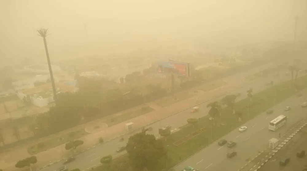 العواصف الترابية تؤثر على القيادة (الشرق الأوسط)