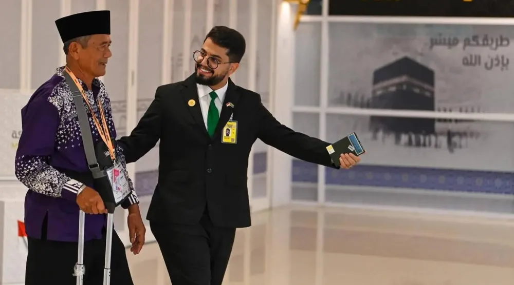 تعمل مبادرة «طريق مكة» على إنهاء إجراءات الحجاج في بلدانهم بكل يسر وسهولة (واس)