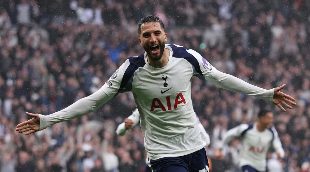 عودة بنتانكور تعزز حظوظ توتنهام في صراع تفادي الهبوط (رويترز)