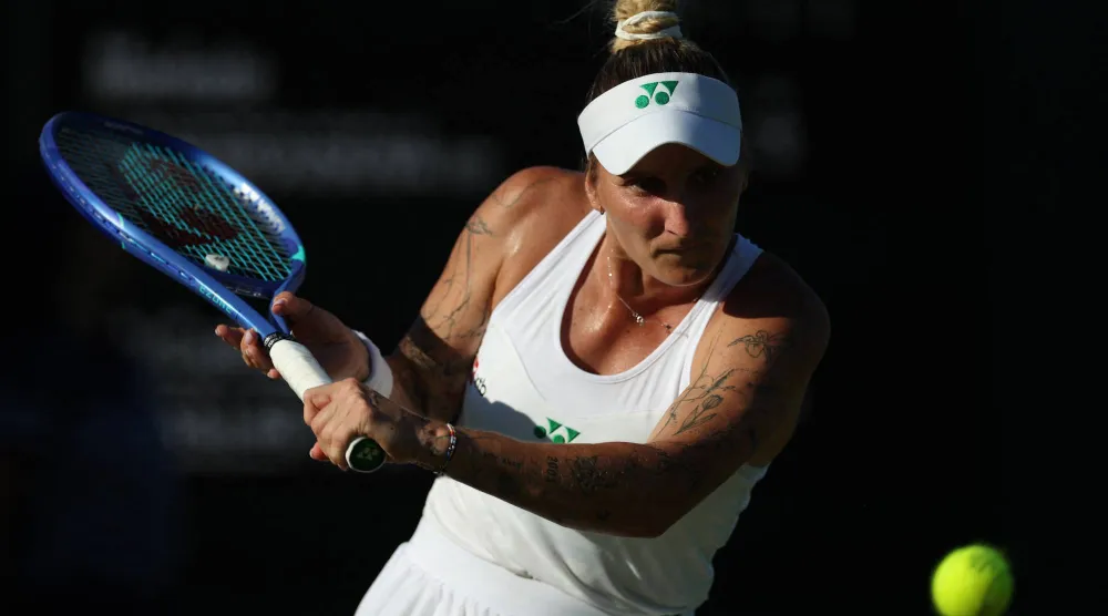 بطلة ويمبلدون السابقة ماركيتا فوندروسوفا (رويترز)