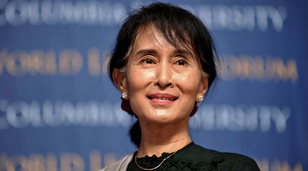 صورة أرشيفية لأونغ سان سو تشي تعود إلى عام 2012 (أ.ف.ب)