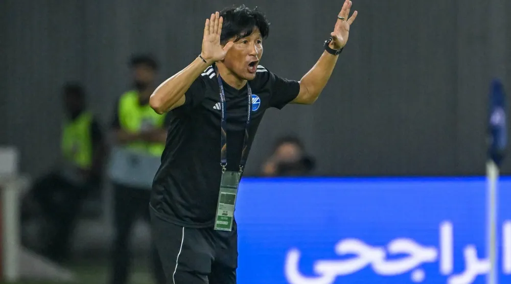 الياباني غو كورودا مدرب فريق ماتشيدا الياباني (تصوير: علي خمج)