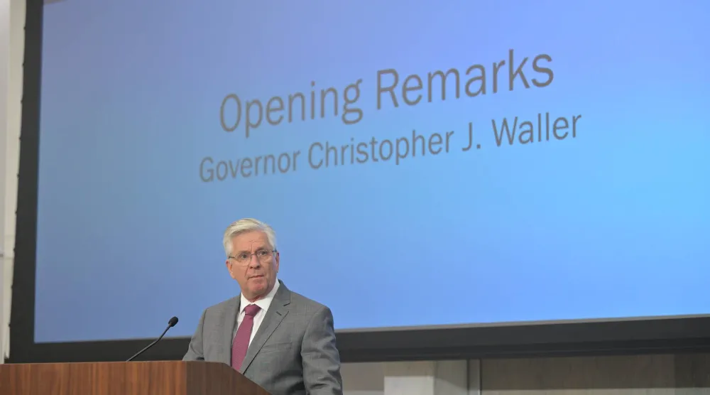 والر يتحدث في مؤتمر ابتكار المدفوعات (أرشيفية - الاحتياطي الفيدرالي)