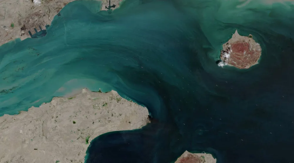 A satellite image shows the ship movement at the Strait of Hormuz on April 2, 2026, in Space. EUROPEAN UNION/COPERNICUS SENTINEL-2/Handout via REUTERS 