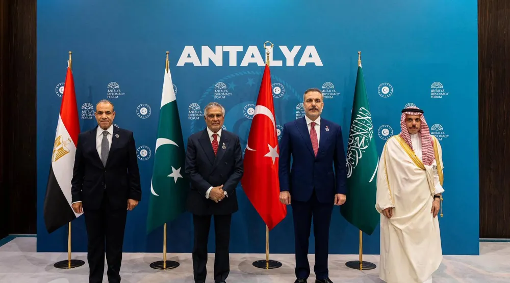 This handout photograph taken and released by Turkish Foreign Ministry on April 17, 2026, shows Türkiye's Foreign Minister Hakan Fidan (2nd R), Saudi Arabia's Foreign Minister Faisal bin Farhan Al-Saud (R), Egyptian counterpart Badr Abdelatty (L) and Pakistan's Foreign Minister Ishaq Dar (2nd L) poses family photo during the 5th edition of the Antalya Diplomacy Forum (ADF2026) in Antalya. (Photo by Turkish Foreign Ministery Press Service / TURKISH FOREIGN MINISTRY / AFP) CLIENTS