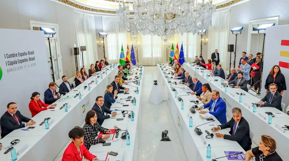 اللقاء الثنائي بين البرازيل وإسبانيا على هامش المؤتمر (إ.ب.أ)