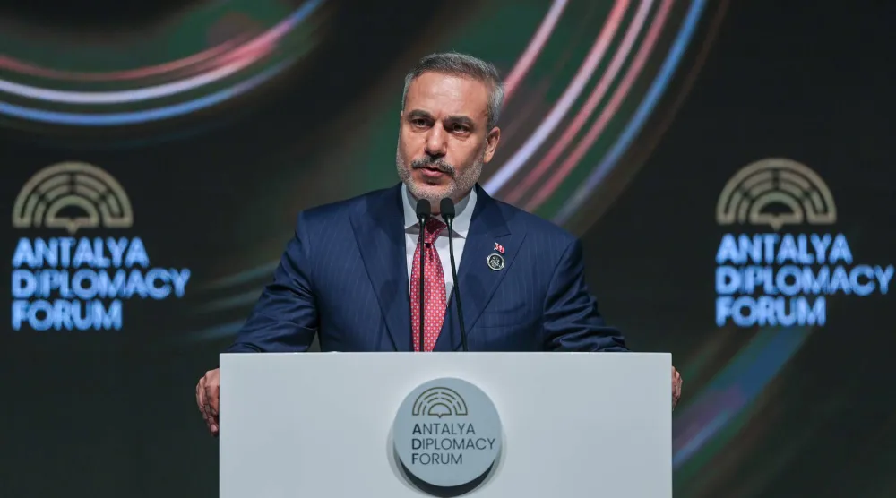 وزير الخارجية التركي هاكان فيدان يتحدث خلال فعالية في المنتدى الدبلوماسي بأنطاليا (أ.ب)
