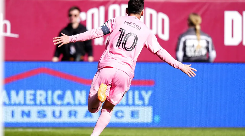 ميسي يقود إنتر ميامي إلى الفوز على كولورادو (رويترز)