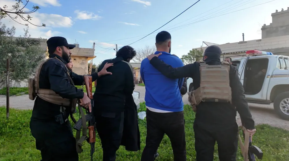 القبض على خمسة عناصر من أفراد الخلية المرتبطة بـ«حزب الله» داخل سوريا (الداخلية السورية)