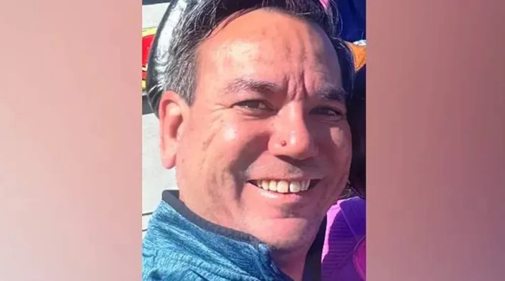 أحد العلماء الذين قتلوا ويدعى جيسون توماس وهو المدير المساعد لعلم الأحياء الكيميائي في شركة «نوفارتس» للأدوية (قسم شرطة ويكفيلد)