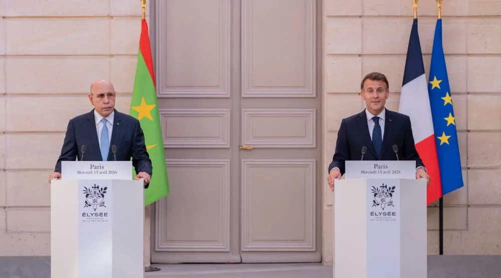 الرئيسان الفرنسي إيمانويل ماكرون والموريتاني محمد ولد الشيخ الغزواني في مؤتمر صحافي (الرئاسة الموريتانية)