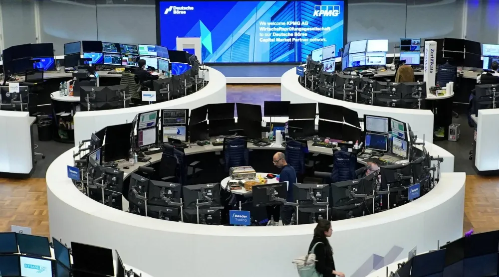 مخطط مؤشر الأسهم الألماني «داكس» في بورصة فرانكفورت (رويترز)