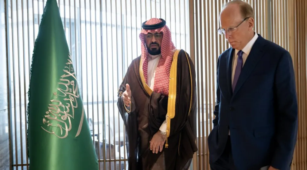وزير الاقتصاد السعودي مع رئيس «بلاك روك» (وزارة الاقتصاد)
