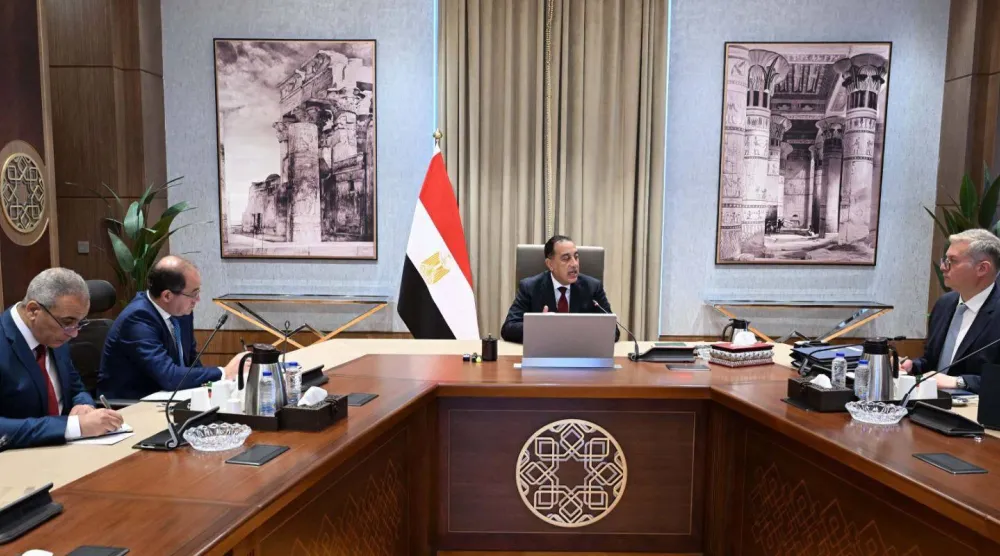 رئيس الوزراء المصري مصطفى مدبولي يتابع الاثنين جهود تأمين احتياجات السوق من المنتجات البترولية (مجلس الوزراء)