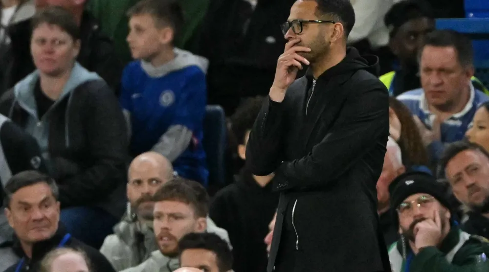 ليام روزنير مدرب تشيلسي (أ.ف.ب)