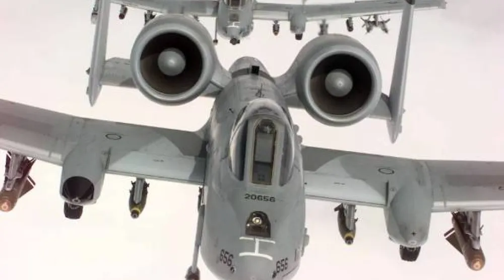 طائرتان من طراز «إيه-10 وورثوغ» (رويترز)