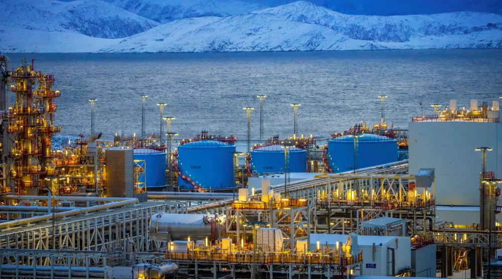 منظر لمنشأة الغاز الطبيعي المسال التابعة لشركة «إكوينور» في ميلكويا خارج مدينة هامرفست بالنرويج (رويترز)
