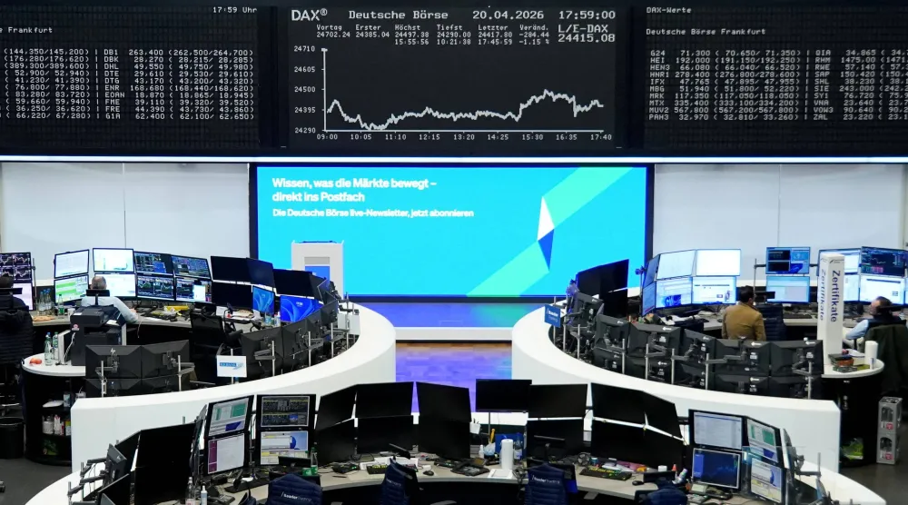 رسم بياني لمؤشر الأسهم الألماني «داكس» في بورصة فرانكفورت (رويترز)