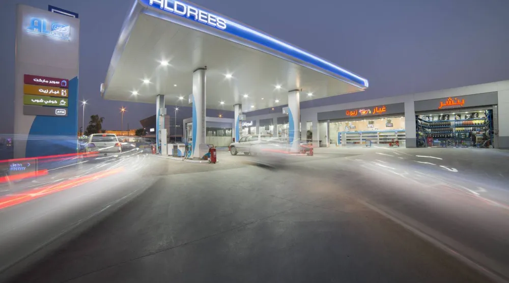 إحدى محطات «الدريس» لتعبئة الوقود (المركز الإعلامي للشركة)