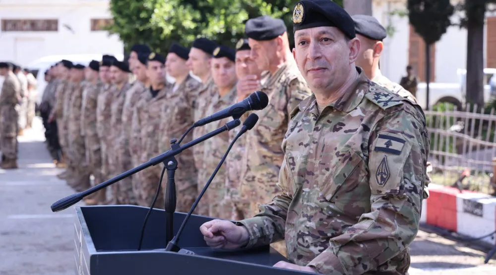 خلال تفقُّد قائد الجيش اللبناني العماد رودولف هيكل قيادة لواء المشاة الثاني عشر في القبة – طرابلس شمال لبنان 21 أبريل 2026 (موقع الجيش على إكس)