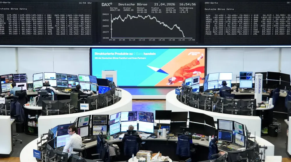 رسم بياني لمؤشر الأسهم الألماني «داكس» ببورصة فرنكفورت (رويترز)