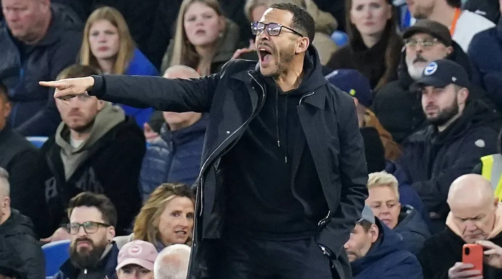 روزنير يهاجم لاعبي تشيلسي بعد خسارة «غير مقبولة» أمام برايتون (د.ب.أ)