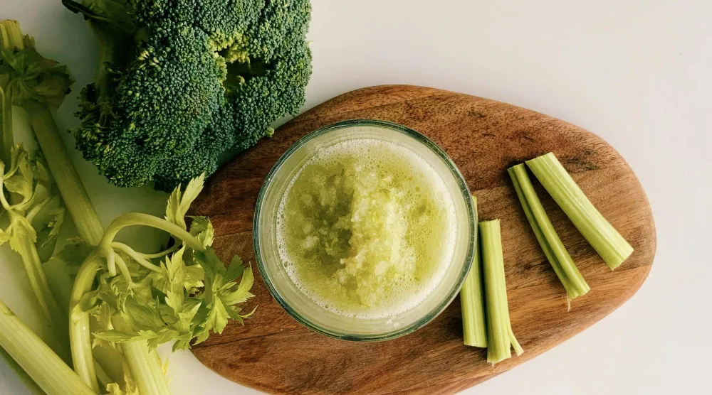 الكرفس يساعد في خفض ضغط الدم والوقاية من عدة مشكلات صحية (بيكسلز)