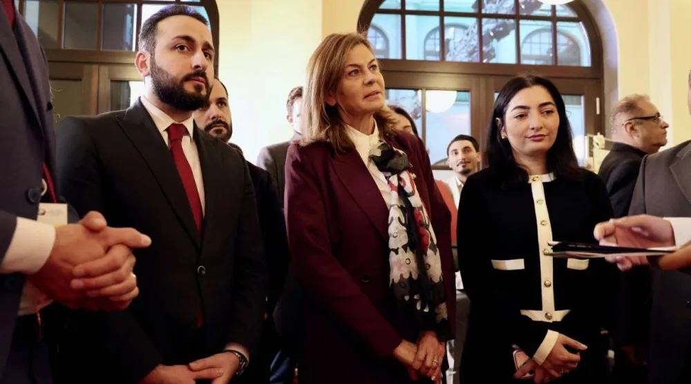 وزيرة الشؤون الاجتماعية هند قبوات تلتقي وزيرة التعاون الألمانية ريم العبلي رادوفان (السفارة السورية في برلين)