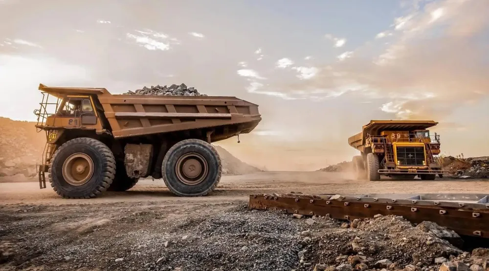 عملية استكشاف واستخراج المعادن في السعودية (واس)