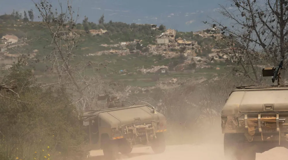 دورية للجيش الإسرائيلي داخل الأراضي اللبنانية في الجنوب (أ.ف.ب)