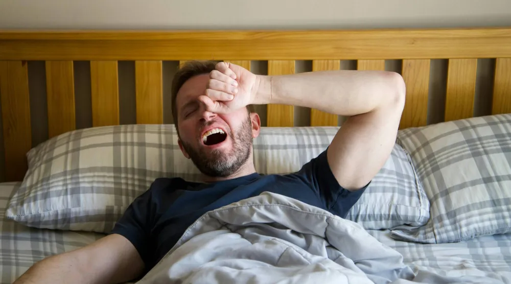 مع بداية اليوم يبدأ الجسم التحوّل من حالة الراحة إلى النشاط وهو ما يتطلب سلسلة من التغيرات الفسيولوجية (بيكسلز)