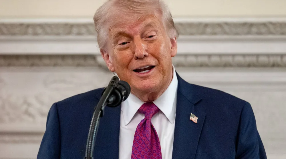 الرئيس الأميركي دونالد ترمب يلقي كلمة في البيت الأبيض بالعاصمة واشنطن 21 أبريل 2026 (إ.ب.أ)