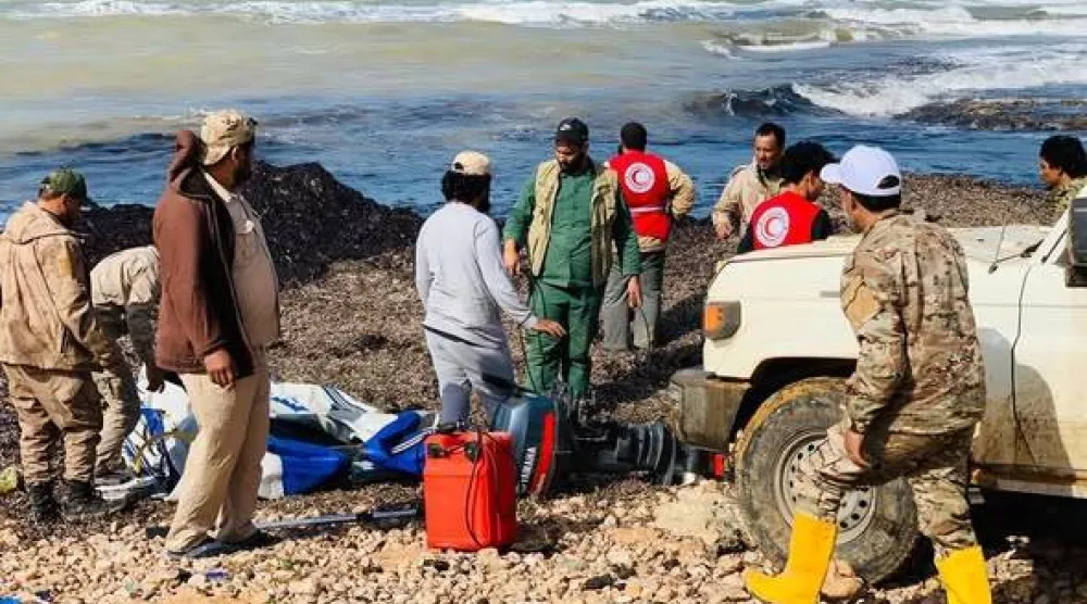 أرشيفية لانتشال جثامين مهاجرين في طبرق شرق ليبيا (الهلال الأحمر)