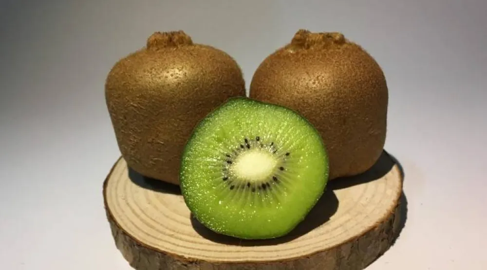 يمكن لفاكهة الكيوي أن تزيد مدة النوم وتقلل الوقت اللازم للدخول فيه (بكساباي)