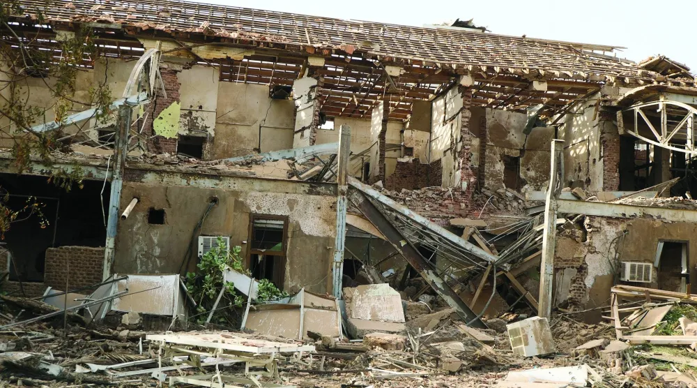 جانب من الدمار الذي أصاب العاصمة السودانية الخرطوم جراء الحرب (أرشيفية - رويترز)