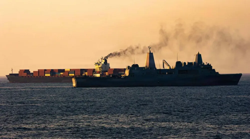 Lübnan Ateşkesi’nin uzatıldığını açıklayan Trump Hürmüz’de baskıyı artırıyor