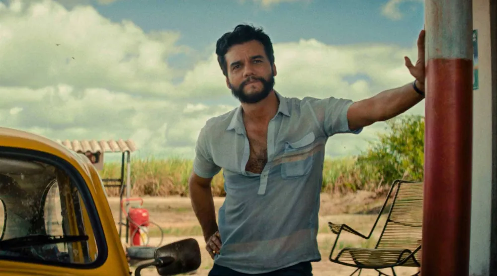 «العميل السري»... حكاية رجل على قائمة الموت