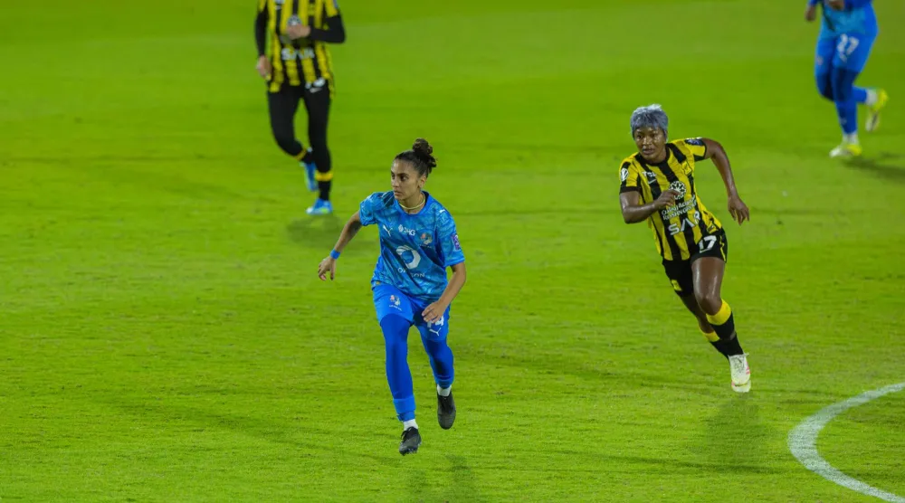 من مباراة الاتحاد ونيوم ضمن الدوري السعودي الممتاز للسيدات (نادي نيوم)