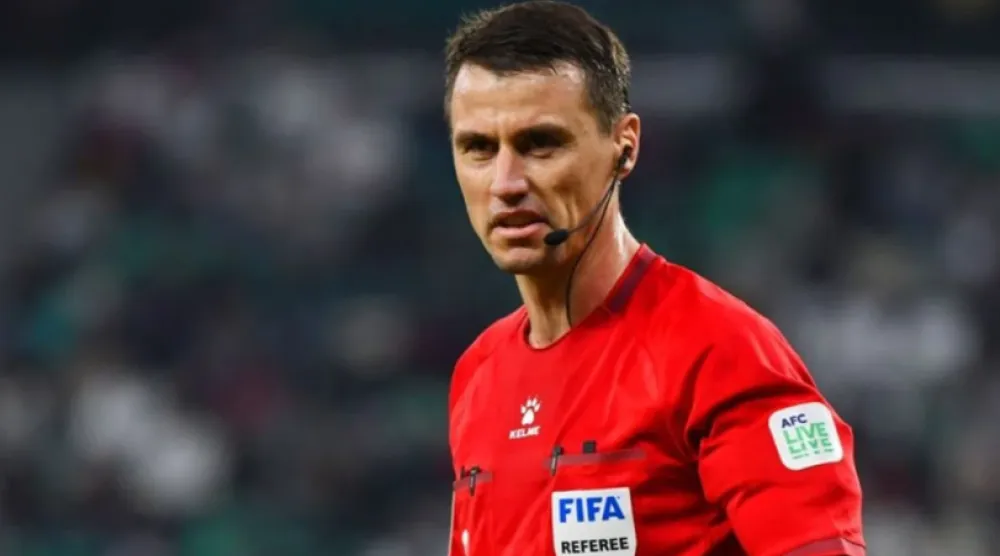 الحكم الأوزبكي إلجيز تانتاشيف (الاتحاد الأوزبكي)