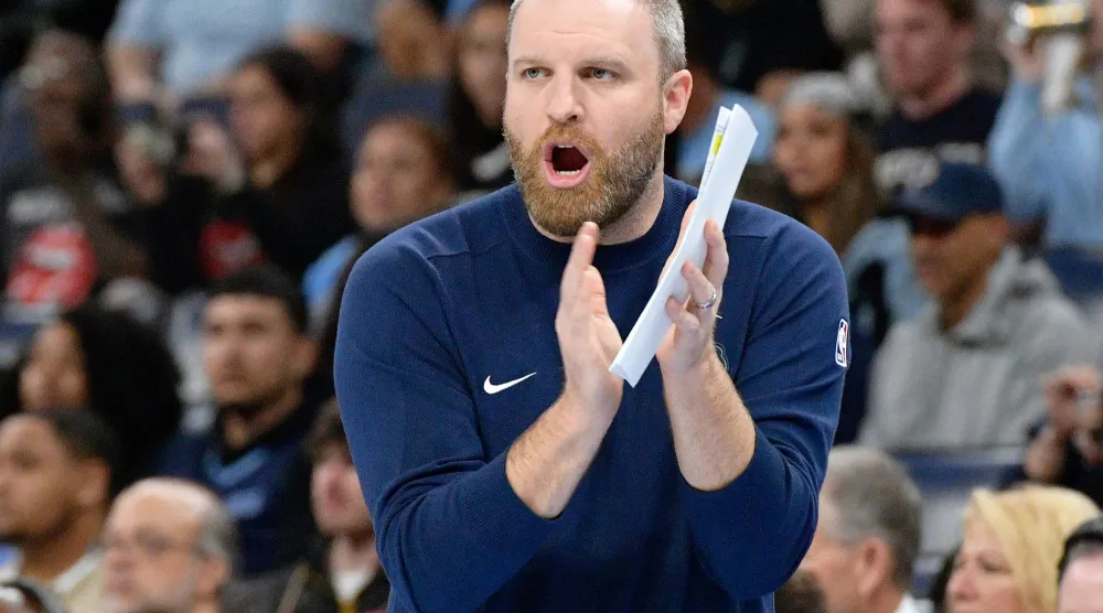 تايلور جنكينز مدرب ممفيس غريزليز السابق (أ.ب)