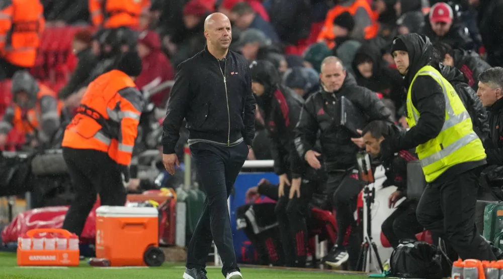 المدرب الهولندي لليفربول أرني سلوت (أ.ب)