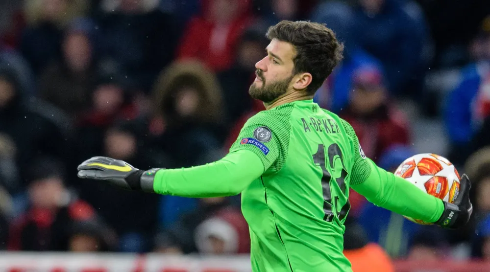 حارس المرمى البرازيلي أليسون بيكر (د.ب.أ)