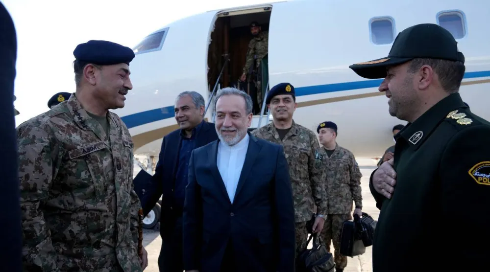 عراقجي يستقبل قائد الجيش الباكستاني عاصم منير في طهران الأسبوع الماضي