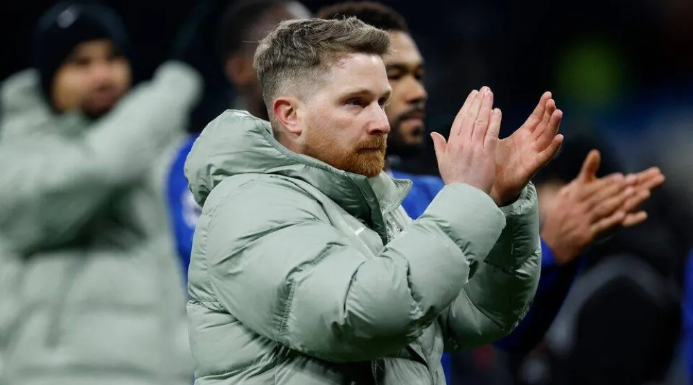 كالوم مكفارلين المدرب المؤقت لتشيلسي (رويترز)