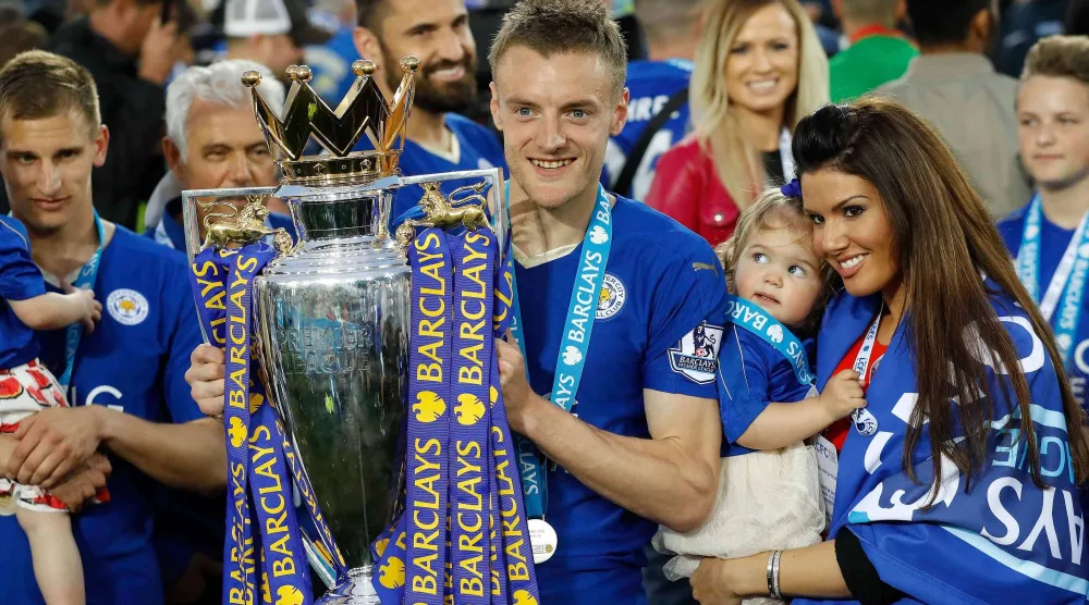 يعد التتويج بلقب الدوري الممتاز في مايو 2016 أعظم يوم في تاريخ ليستر سيتي (أ.ب)