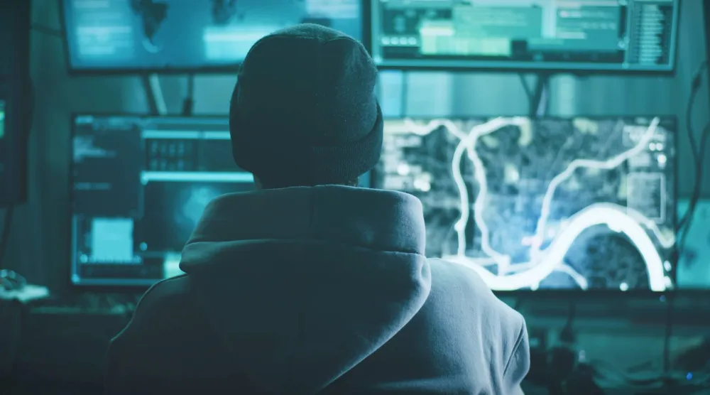 التوترات التي شهدها الشرق الأوسط خلال الشهرين الماضيين لم تؤدِّ إلى تصعيد سيبراني واسع وفوري بالقدر الذي كان متوقعاً (شاترستوك)