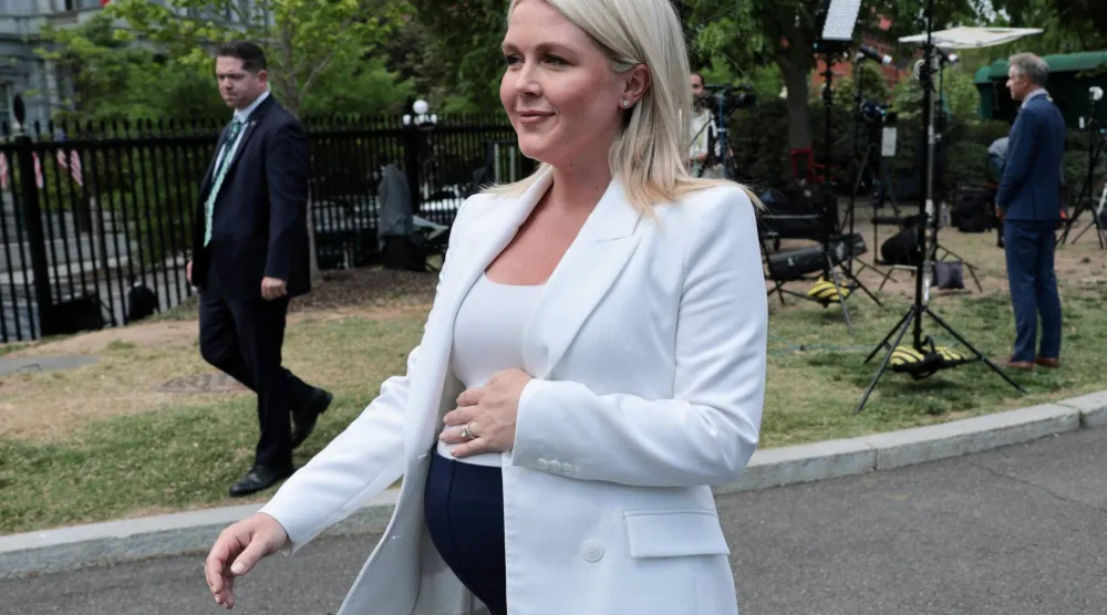 المتحدثة باسم البيت الأبيض كارولين ليفيت (رويترز)