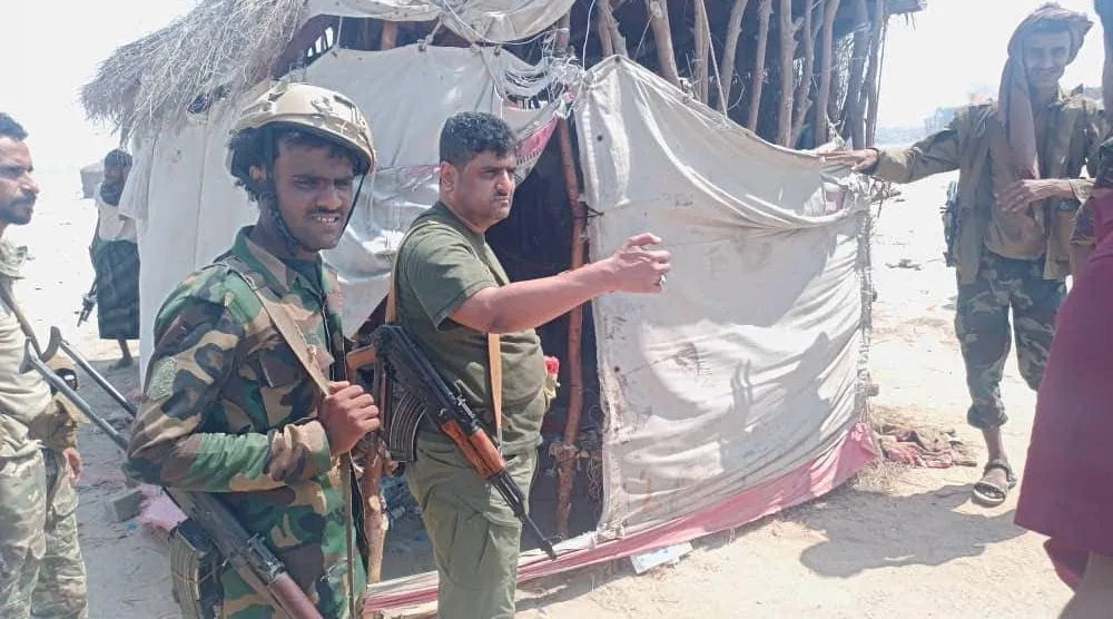 مهربو البشر قاوموا اقتحام القوات في سواحل مديرية أحور (إعلام محلي)