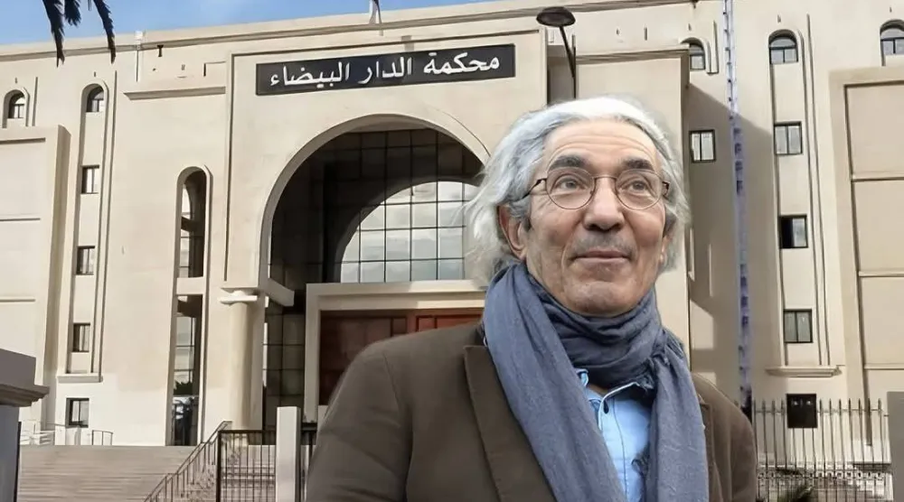 صورة مركبة للكاتب بوعلام صنصال والمحكمة التي دانته بالسجن في مارس 2025 (الشرق الأوسط)