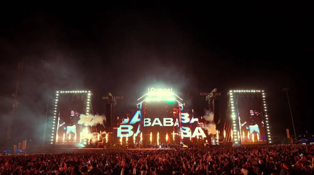 طُرحت فئة تذاكر بمليون جنيه في حفل عمرو دياب المقبل (حسابه على «فيسبوك»)